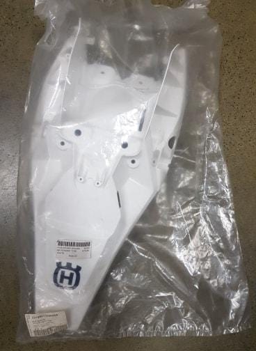 HUSQVARNA REAR FENDER TC 50 WHITE – 2310801300028A